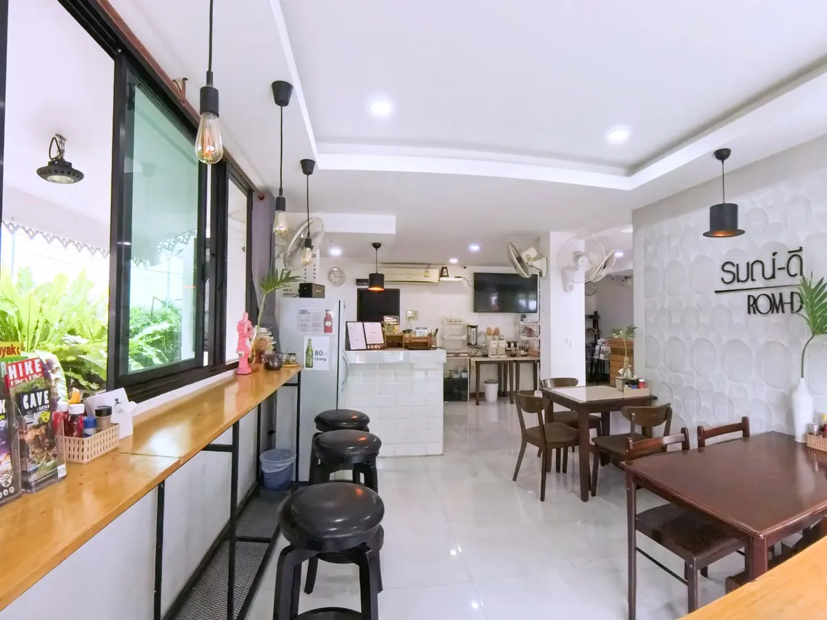 Romdee Café on the ground floor of Gusto House