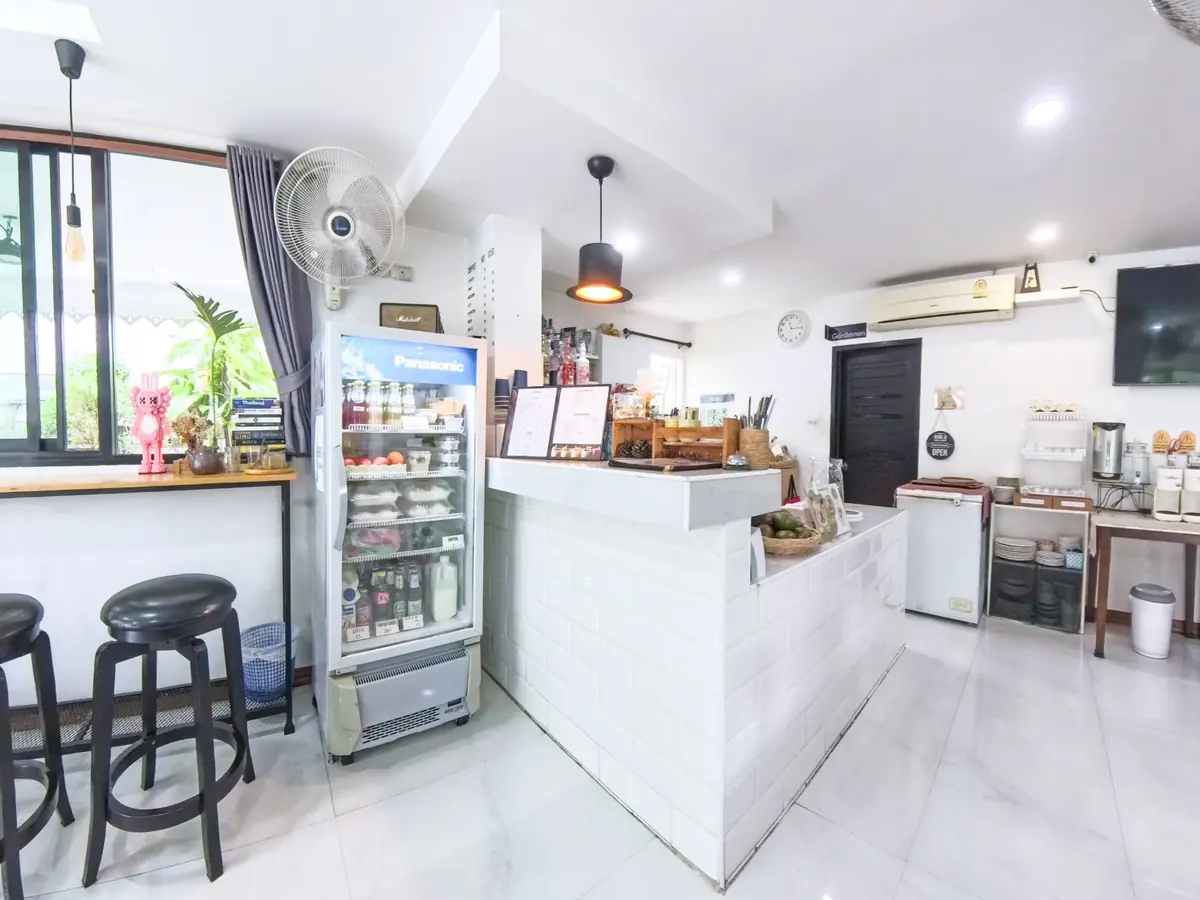 Romdee Café on the ground floor of Gusto House